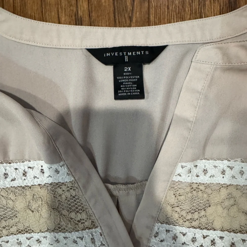 Investments Beige and Cream Lace Blouse - Picture 2 of 3